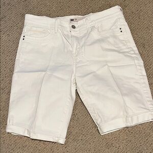 Levies white denim cuffed Bermuda shorts size 10 waist 30